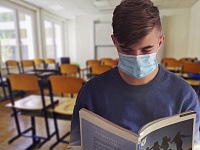 Алексей Райдер прокомментировал: обязательно ли детям носить маски в школах