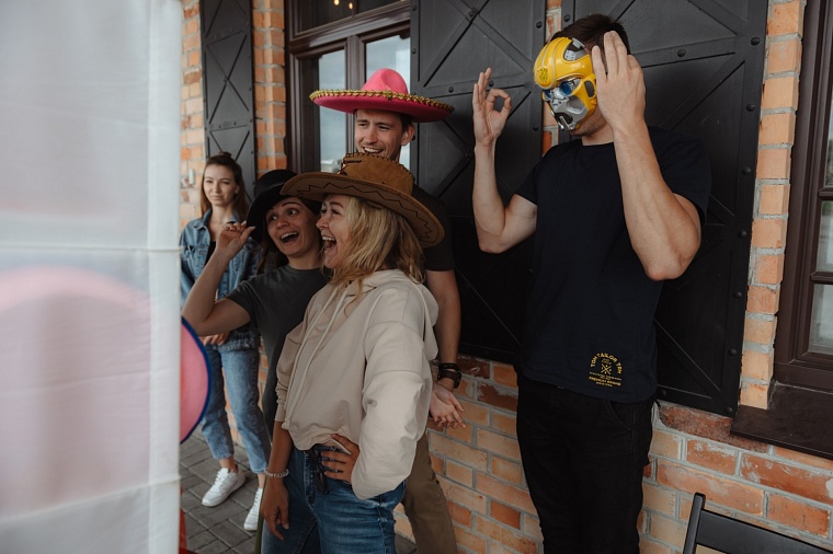 Тюменцы смогут поймать волну и выиграть умную колонку