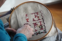 Тюменская мастерица изготавливает авторские аксессуары с вышивкой в различных техниках