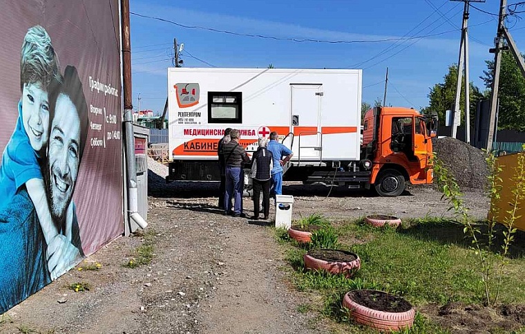 В дачное общество под Тюменью приехали врачи с флюорографом