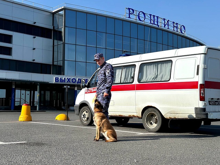 В тюменском аэропорту прошли учения Росгвардии и внутренней службы безопасности