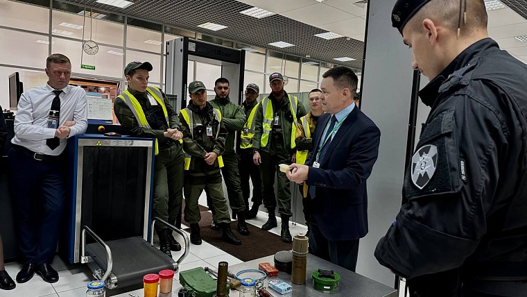 В тюменском аэропорту прошли учения Росгвардии и внутренней службы безопасности