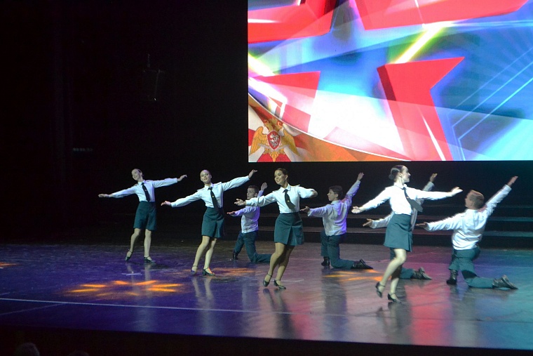 Лучших бойцов Центра подготовки кинологов наградили медалями и нагрудными знаками