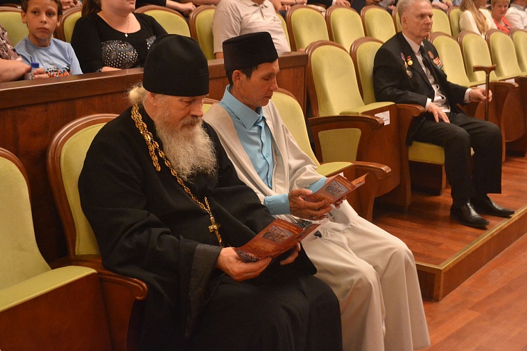 Лучших бойцов Центра подготовки кинологов наградили медалями и нагрудными знаками