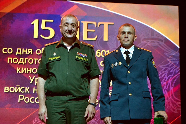 Лучших бойцов Центра подготовки кинологов наградили медалями и нагрудными знаками