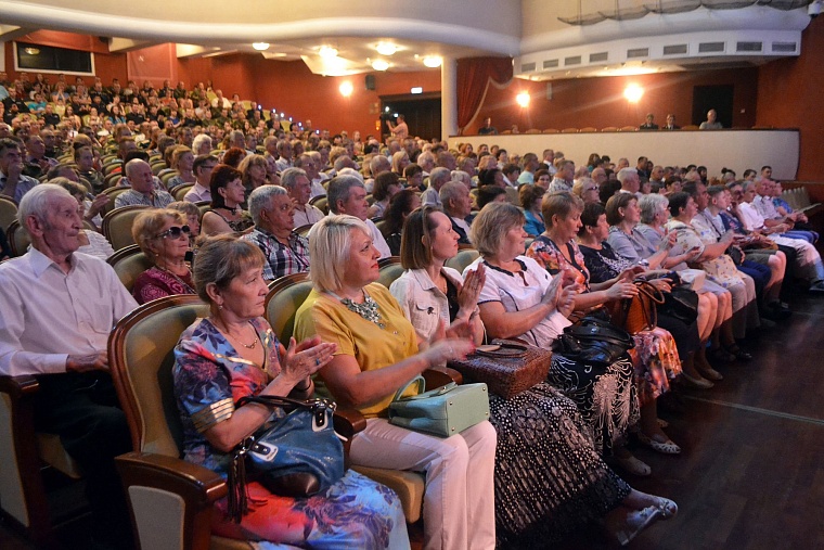 Лучших бойцов Центра подготовки кинологов наградили медалями и нагрудными знаками