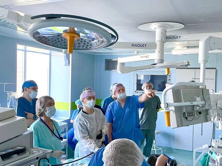 Тюменские врачи внедрили новую методику по удалению раннего рака