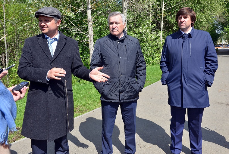 Обновленные скверы и парки Тюмени впечатлили Сергея Медведва