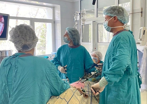 Тюменские врачи прооперировали женщину с редкой гинекологической патологией