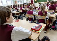В Госдуме призвали временно отменить НДС на школьные товары