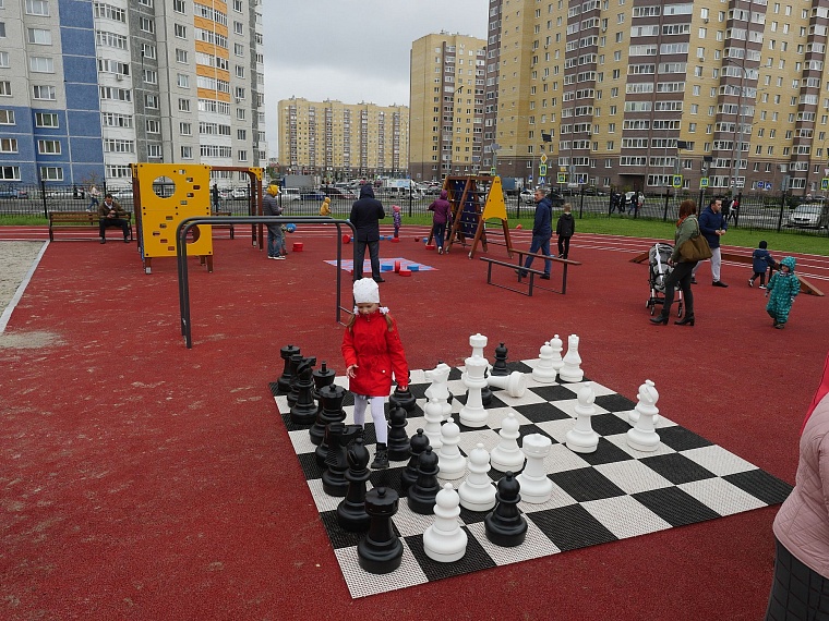 Среднюю школу № 65 с инженерным уклоном открыли роботы