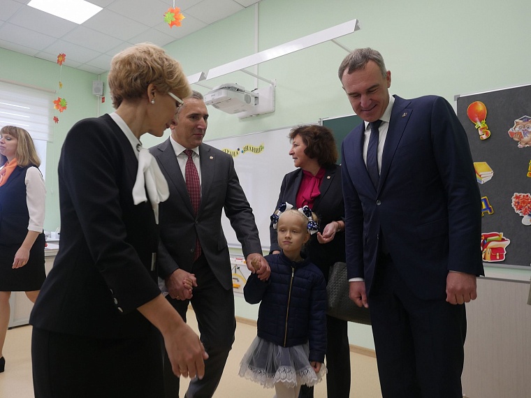 Среднюю школу № 65 с инженерным уклоном открыли роботы