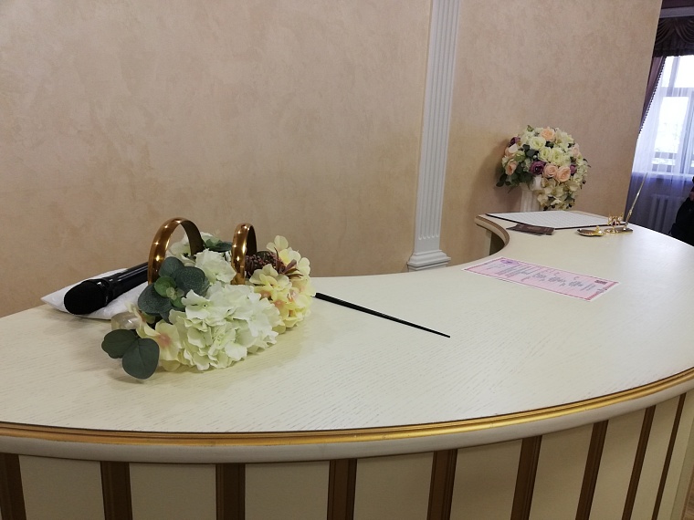 В Тюменской области 14 февраля 52 пары сыграли свадьбы