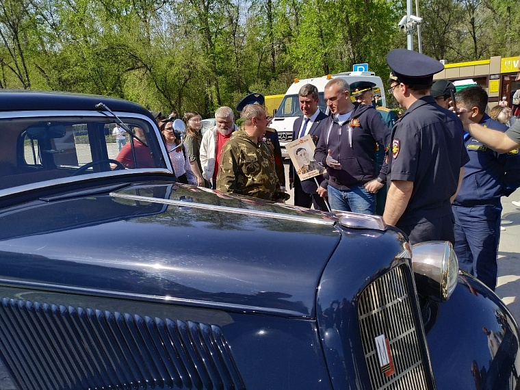 На площади у Тюменского технопарка прошел рок-концерт в честь Дня Победы