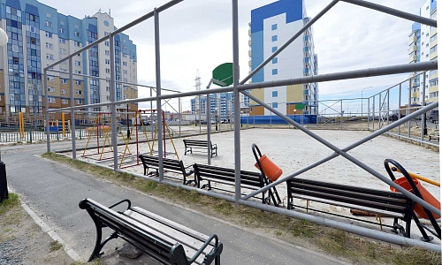 В Салехарде впервые травили комаров и мошек