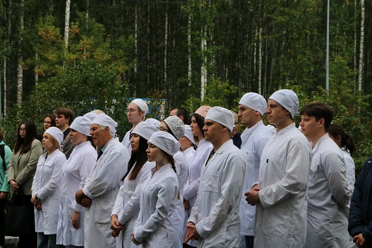 В честь основателя судебно-медицинской экспертизы Тюменской области открыли мемориальную доску