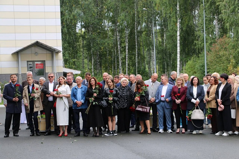 В честь основателя судебно-медицинской экспертизы Тюменской области открыли мемориальную доску
