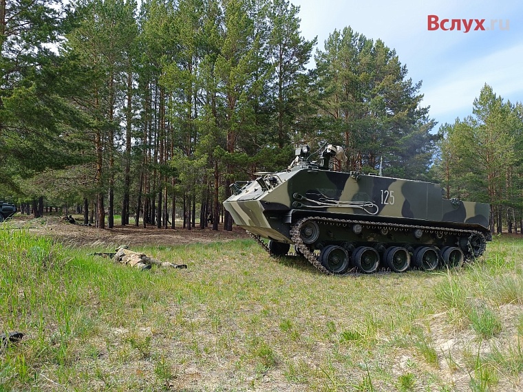 Тюменские школьники сыграли в "Зарницу" на военном полигоне