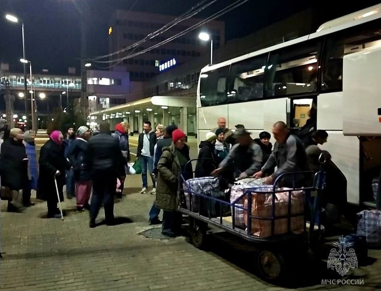 В Тюмени ночью встречали вынужденных переселенцев из Херсонской области