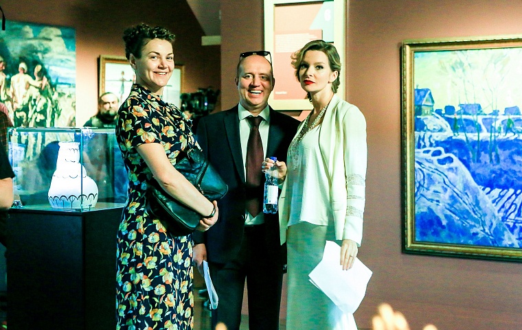 Анна Семенович соблазнила Михаила Трухина