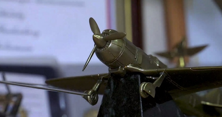 Отечественной гражданской авиации - 100 лет, тюменской - почти 90