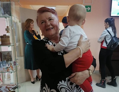 В социальных гостиных Тюменской области провели уже более тысячи консультаций