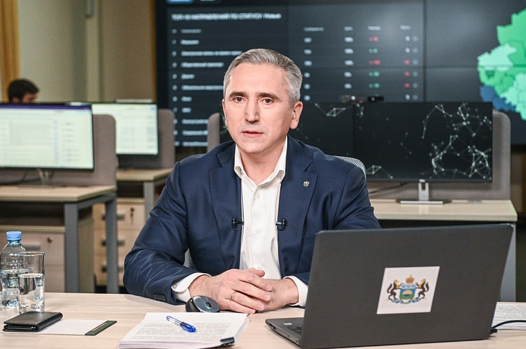 На связи губернатор: Александр Моор ответил на вопросы жителей Тюменской области