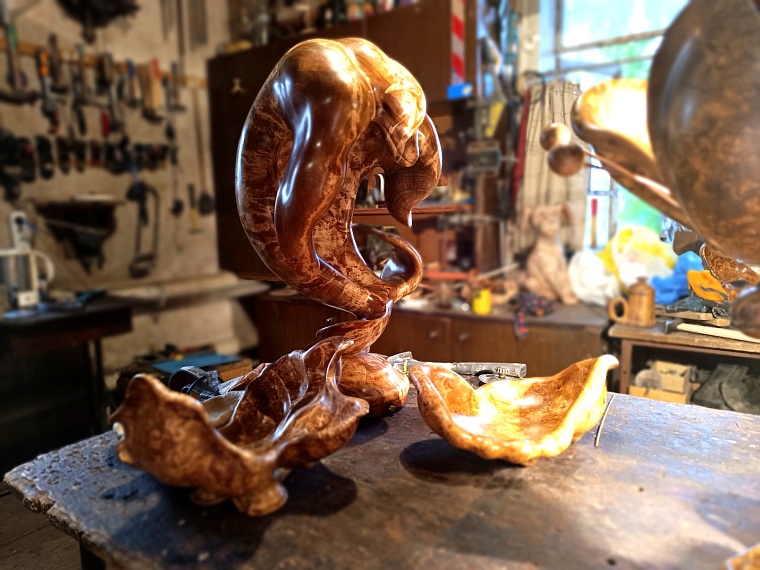 Бердюжский мастер по дереву создает шедевры без помощи станков и фрез