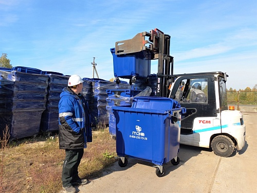 По всей Тюменской области устанавливают новые мусорные баки