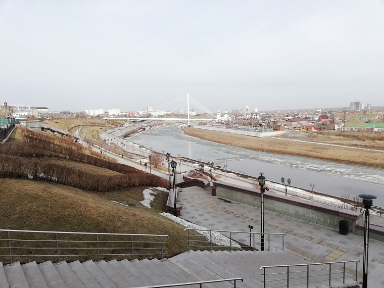 В Тюмени на набережной Туры закрыли нижний ярус