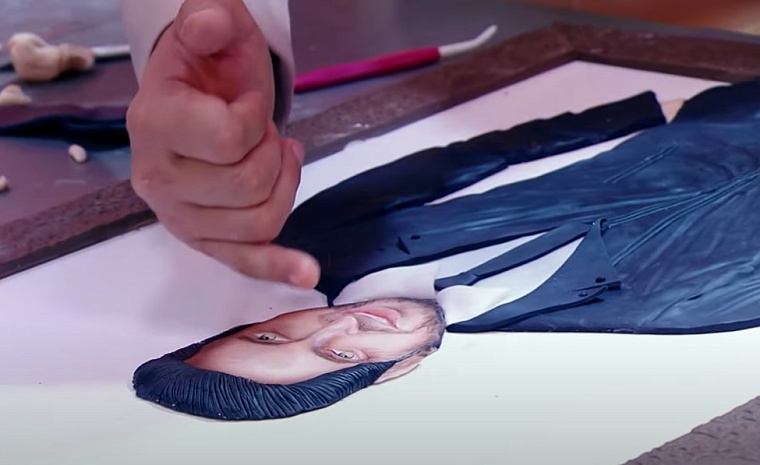 Тюменский кондитер поразил страну портретом Александра Реввы из мастики