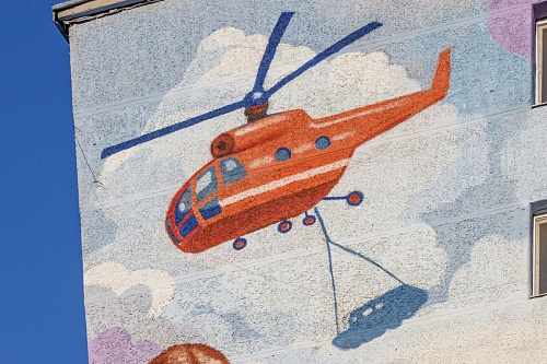 «Край первых»: тюменцы любуются новым муралом о первооткрывателях Западной Сибири