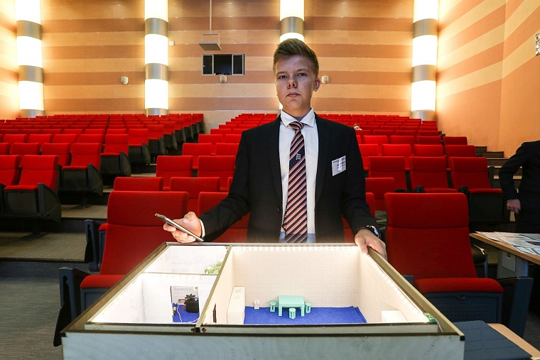 На Кубок губернатора по робототехнике привезли «умный дом» и трубу ТЭЦ