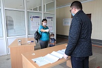 Тюменцы спешат на избирательные участки для голосования по поправкам в Конституцию