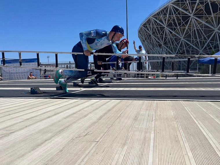 Представитель команды «Газпром добыча Уренгой» на этапе «Подъем по штурмовой лестнице»