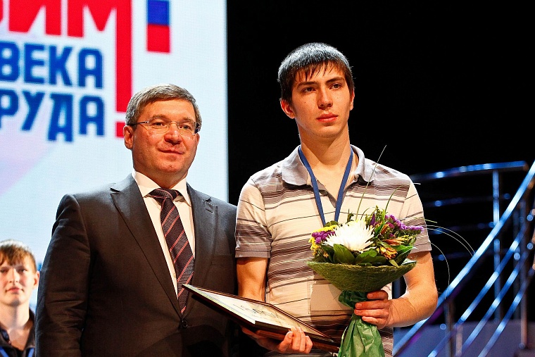 Тюменские водители и каменщики – лучшие в Уральском федеральном округе