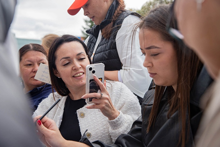 Уватский район приехал в Тюмень с чумом, нефтью и маскотами