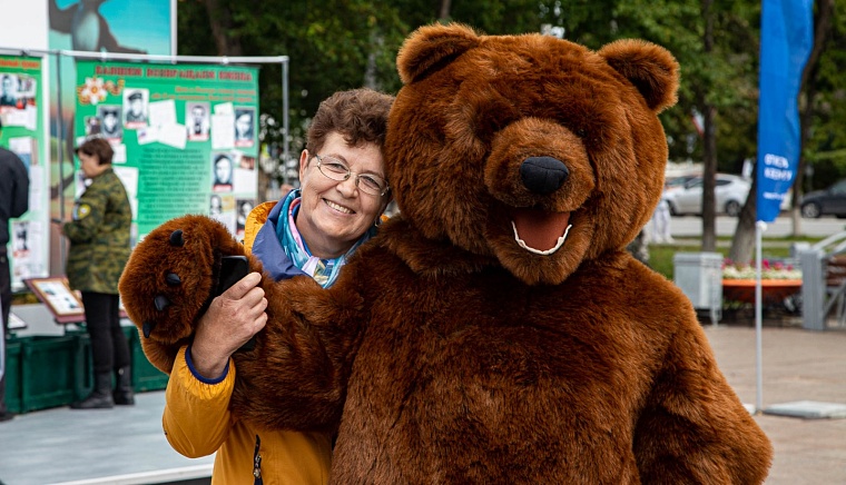 Уватский район приехал в Тюмень с чумом, нефтью и маскотами