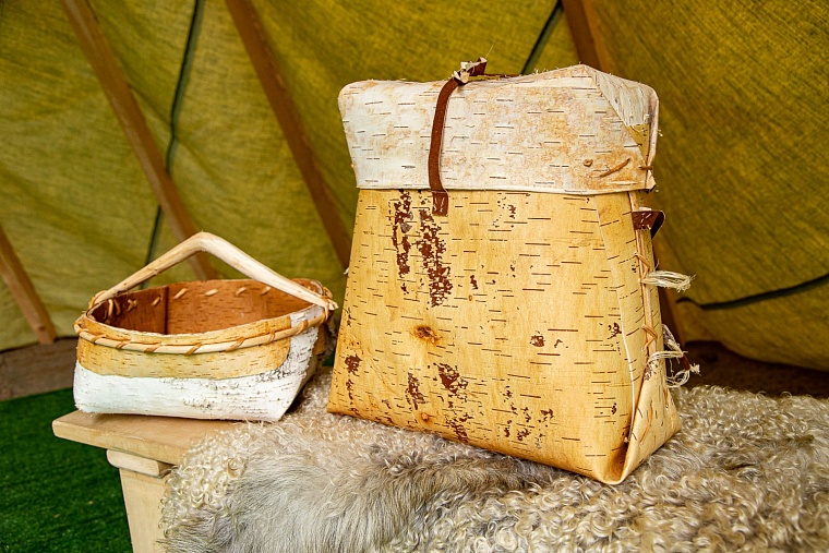 Уватский район приехал в Тюмень с чумом, нефтью и маскотами