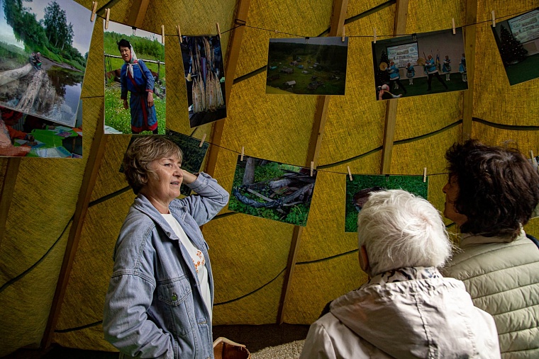 Уватский район приехал в Тюмень с чумом, нефтью и маскотами