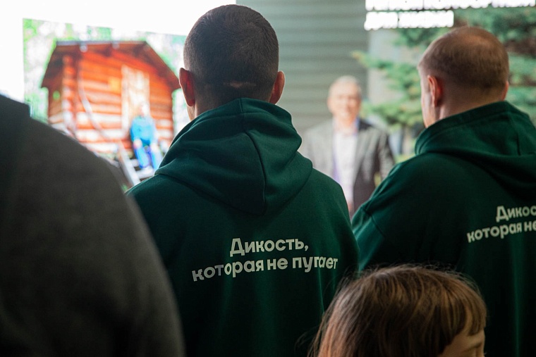 Уватский район приехал в Тюмень с чумом, нефтью и маскотами