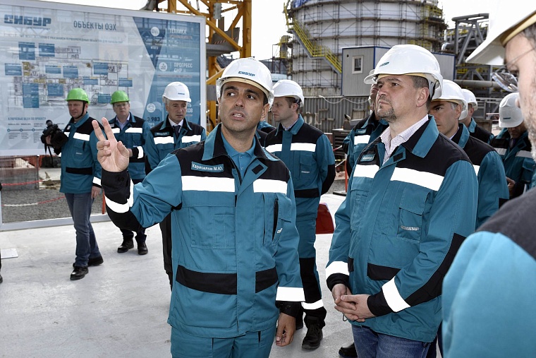 Максиму Акимову и Александру Моору рассказали о цифровой трансформации СИБУРа