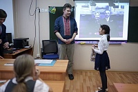 Реставратор Святослав Шитов рассказал школьникам, как по фото восстанавливают деревянную резьбу тюменских особняков
