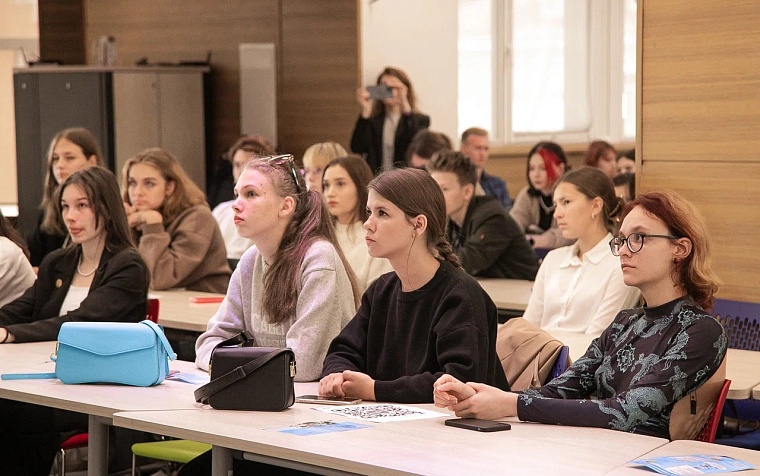 В Тюмени приступило к работе большое жюри конкурса «МедиаТест»