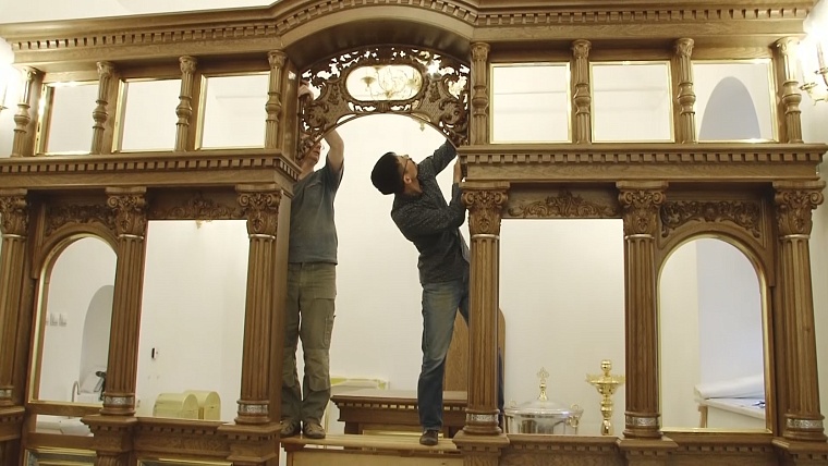 Тобольские мастера закончили иконостас для храма Вознесения Господня