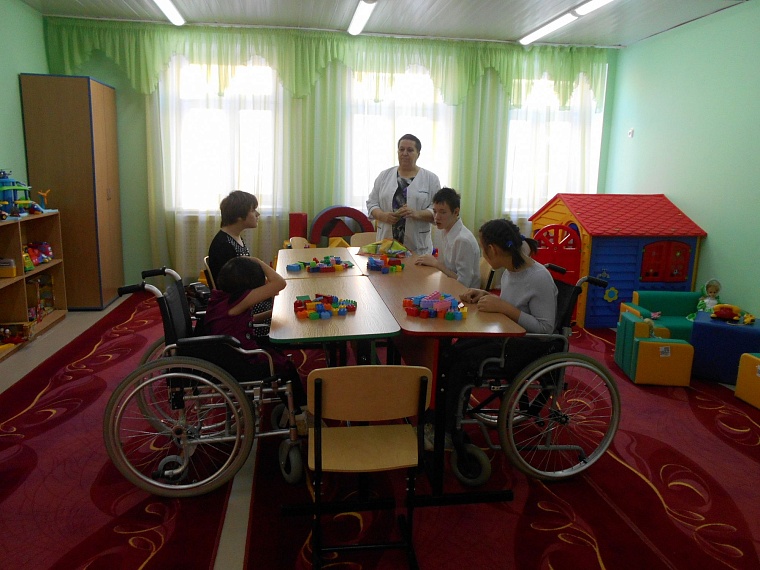 В Успенке умственно отсталых детей адаптируют к повседневной жизни