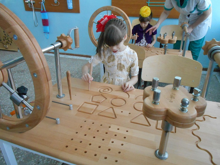 В Успенке умственно отсталых детей адаптируют к повседневной жизни