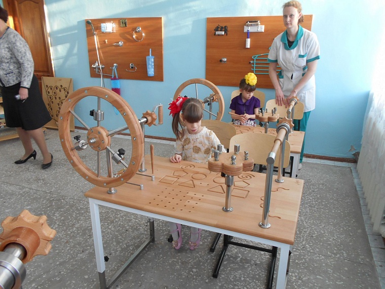 В Успенке умственно отсталых детей адаптируют к повседневной жизни