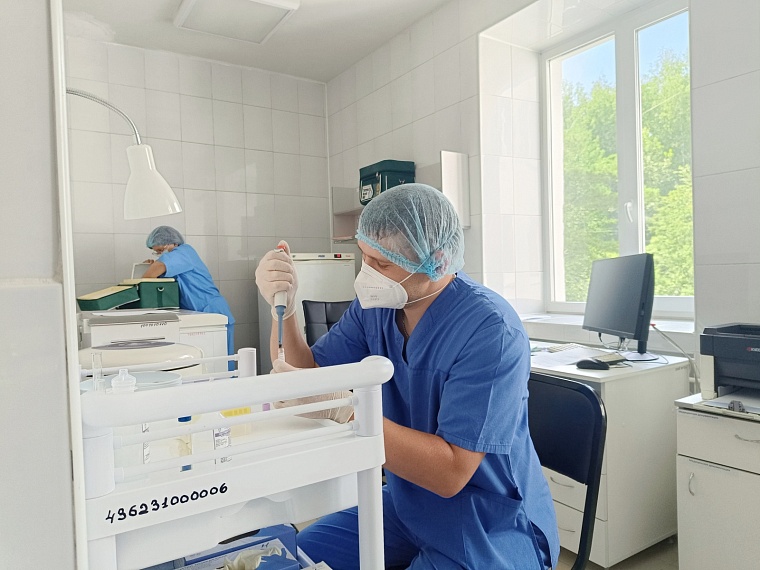 Молодые сотрудники тюменского ОКФЦ объяснили, почему решили стать медбратьями