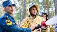 Дети из ЛНР, отдыхающие под Тюменью, почувствовали себя пожарными